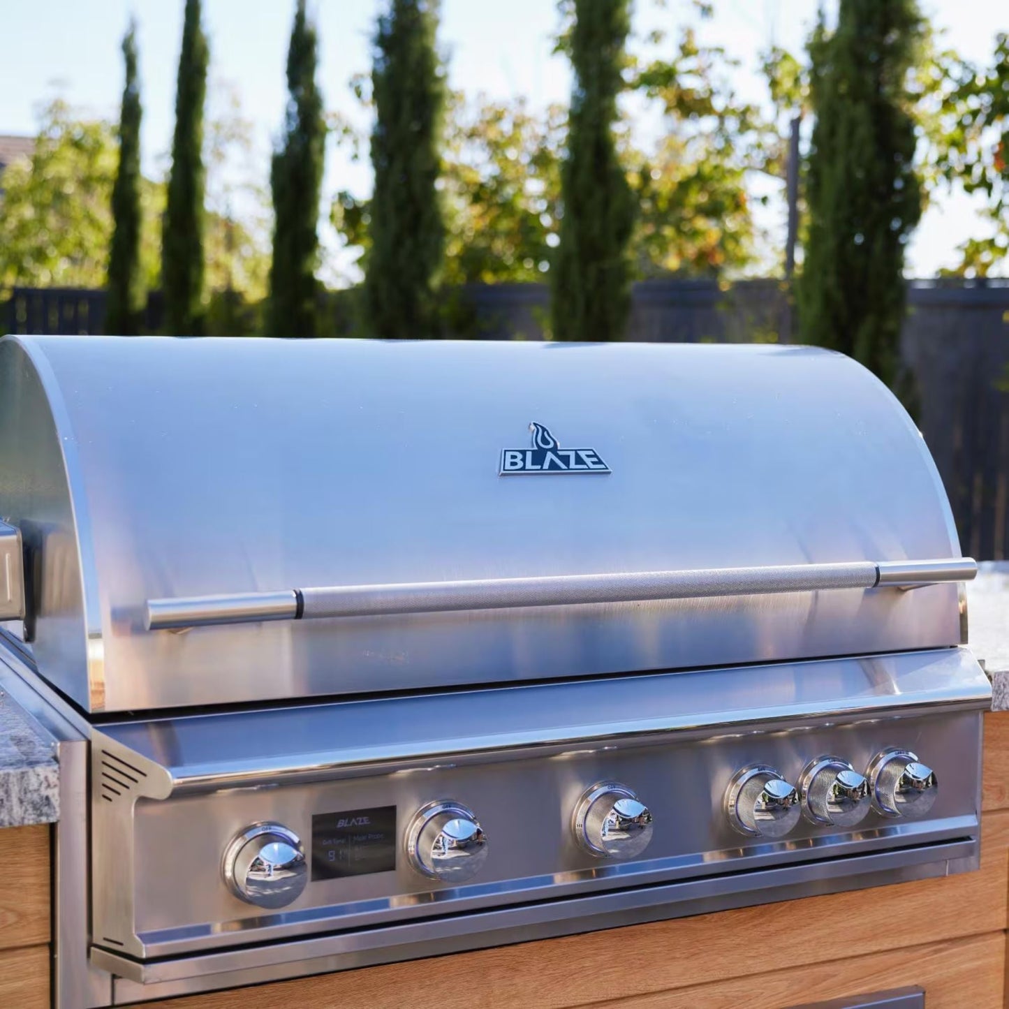Blaze LTE PRO 32-Inch 4-Burner Built-in Gas Grill w/ Digital Temperature Screen & Rear Infrared Burner