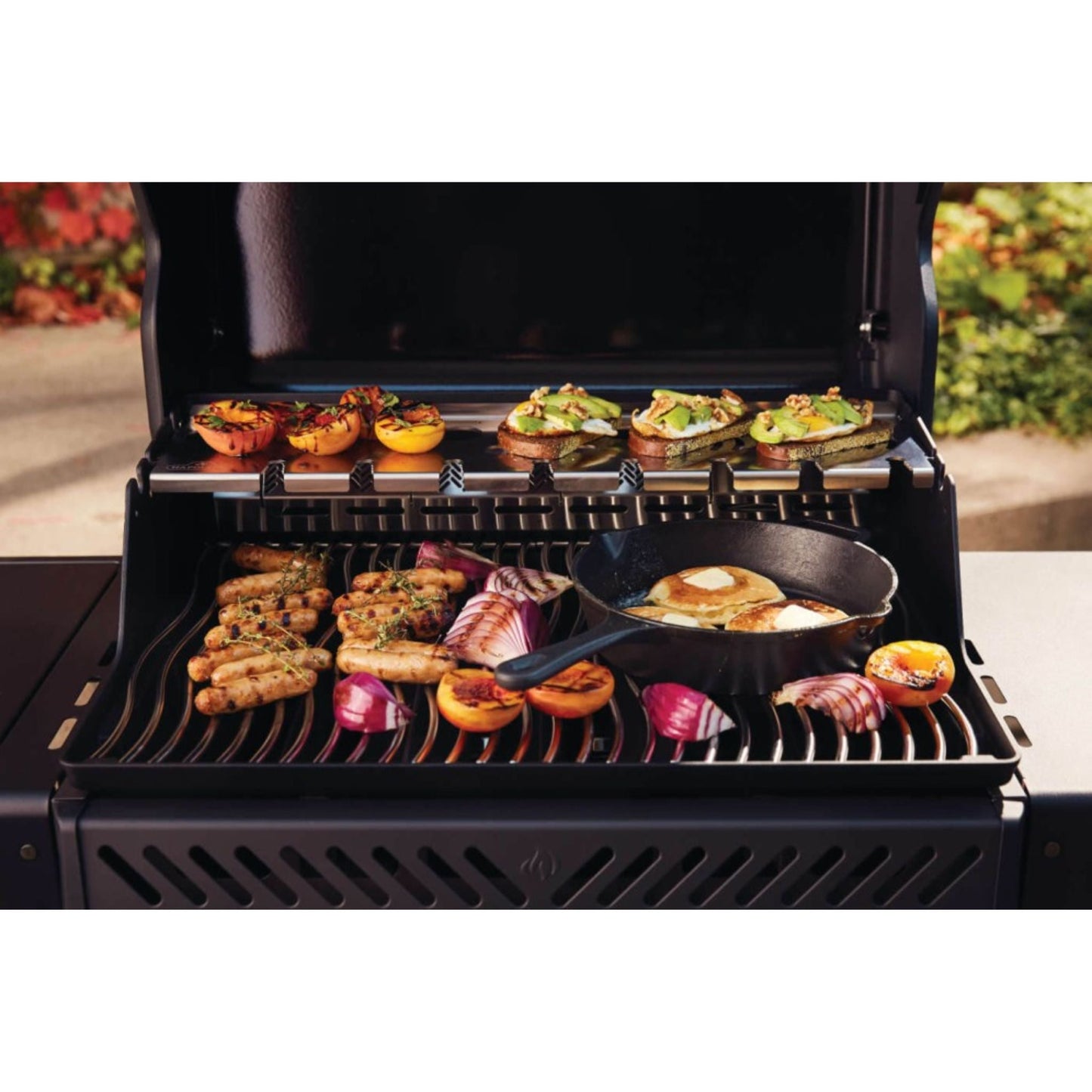 Napoleon Phantom Rogue® SE 425 RSIB with Infrared Rear and Side Burners